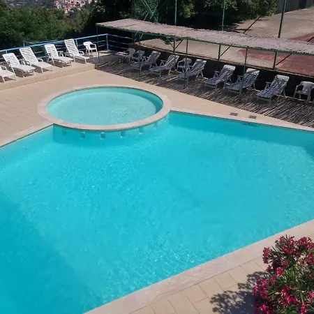 塞勒涅别墅酒店